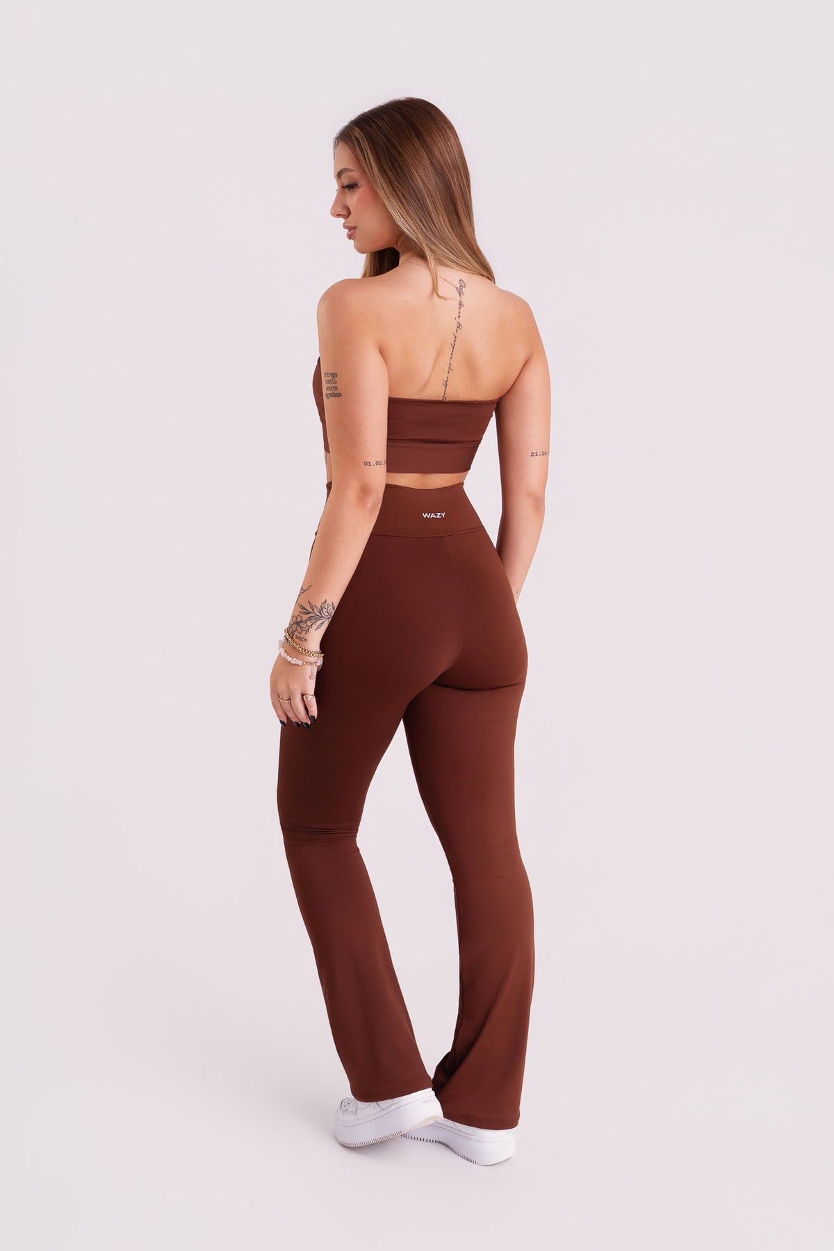 Conjunto Top Faixa + Calça Flare Fitness Feminina Marrom