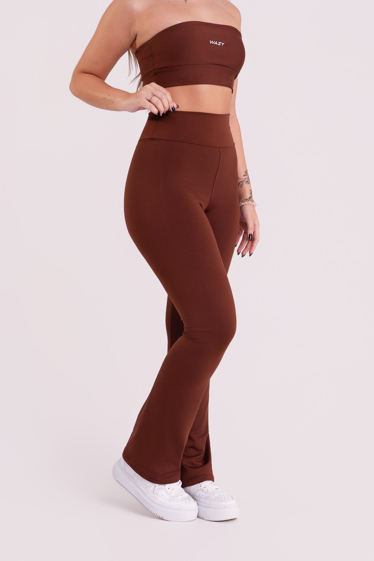 Conjunto Top Faixa + Calça Flare Fitness Feminina Marrom